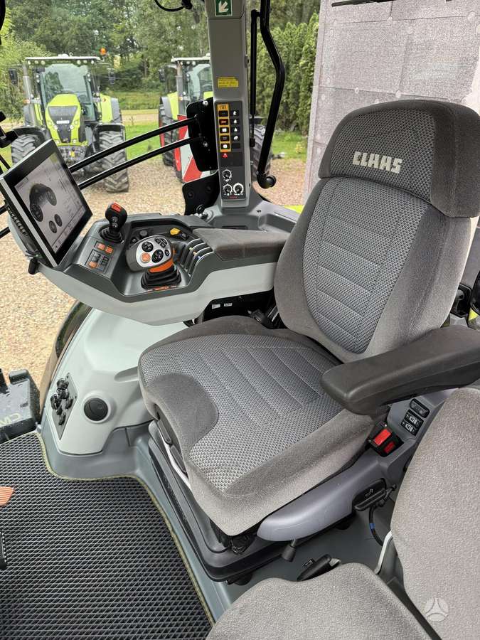 Claas Axion 950 CMATIC, traktoriai