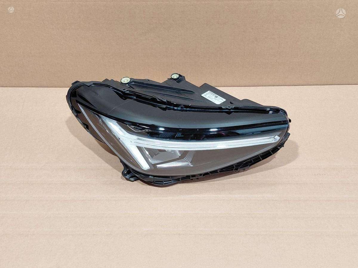 Volvo XC40 lights