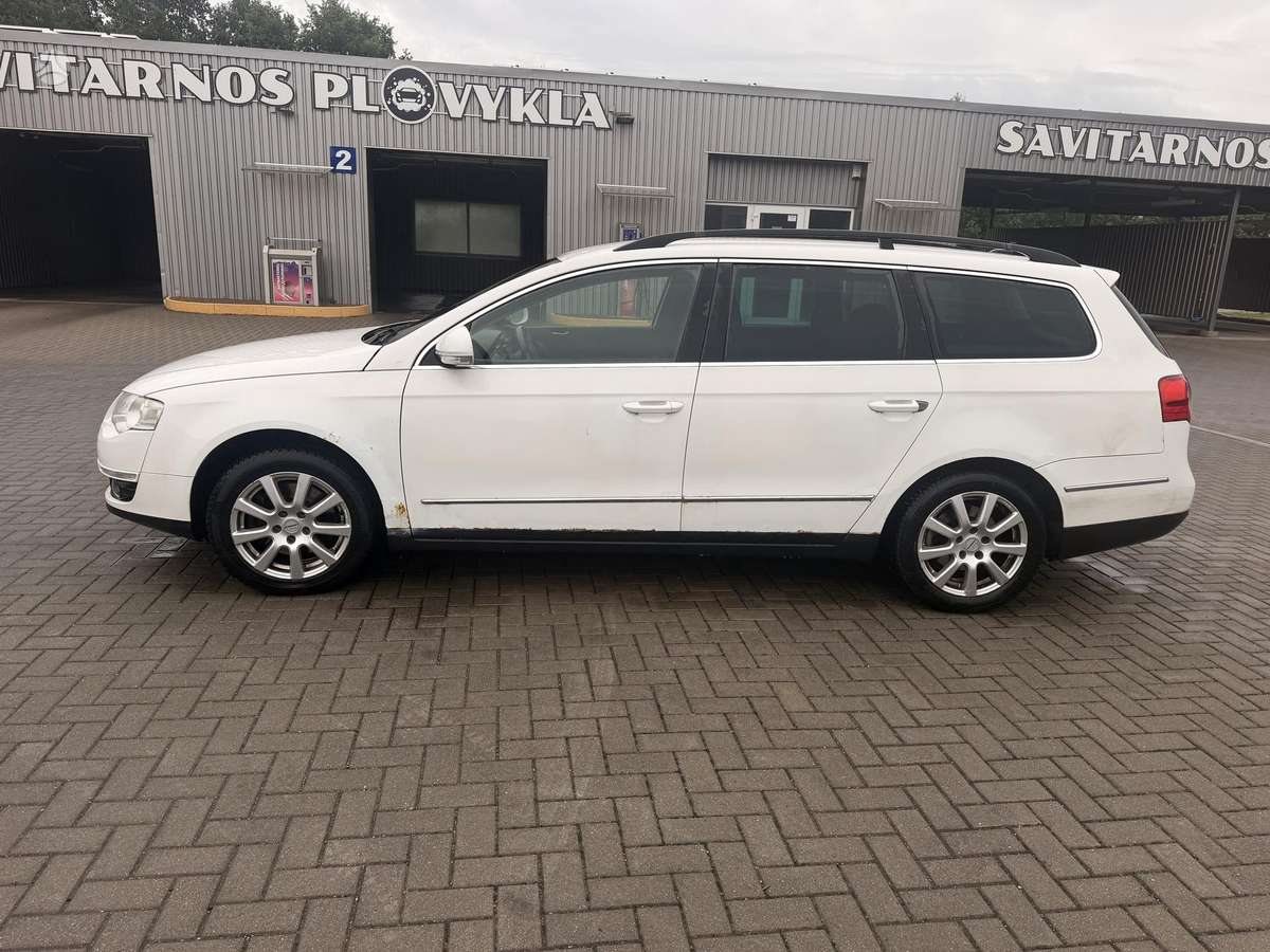 Volkswagen Passat - 4