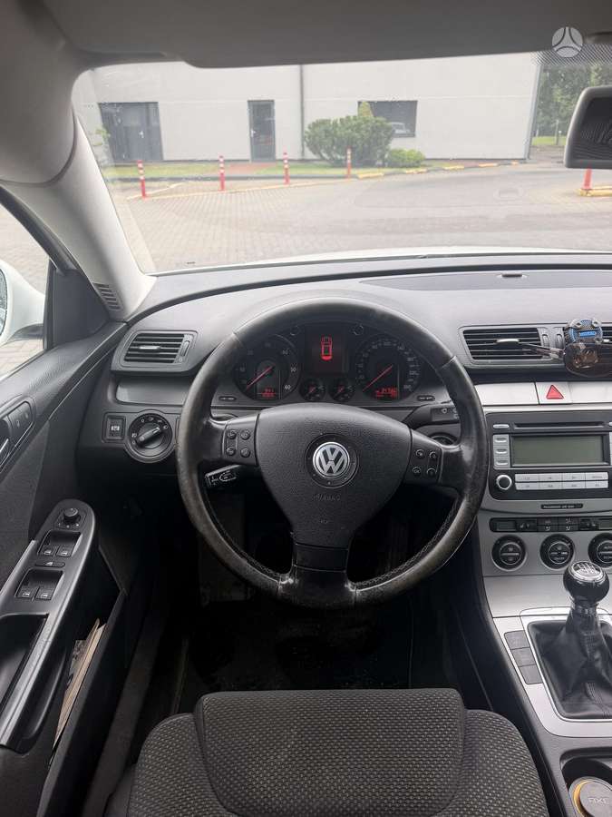 Volkswagen Passat - 10