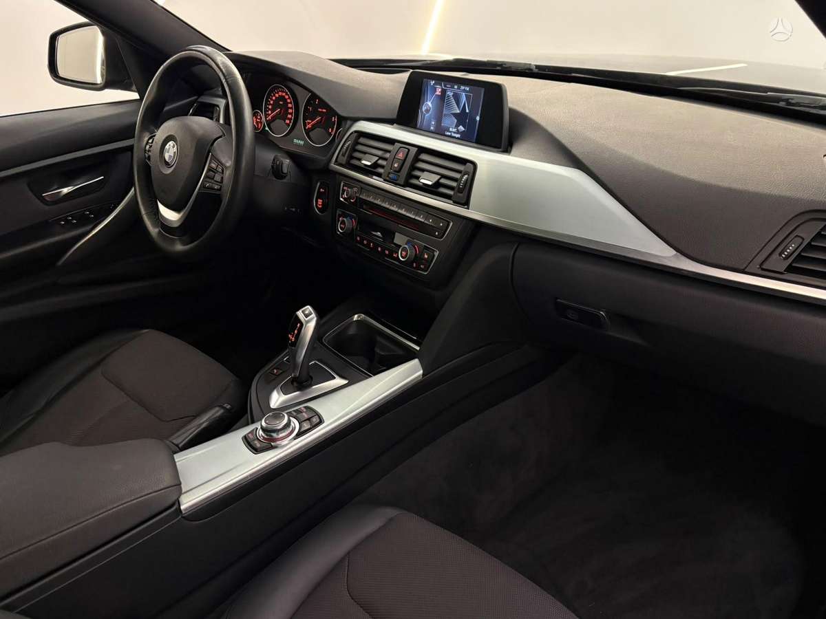 BMW 320, 2.0 l., Седан