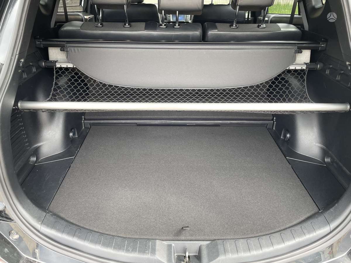 Toyota RAV4 - 5