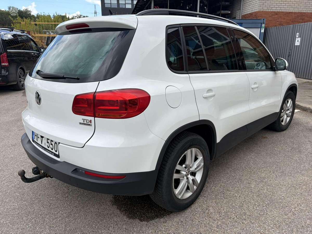 Volkswagen Tiguan - 4