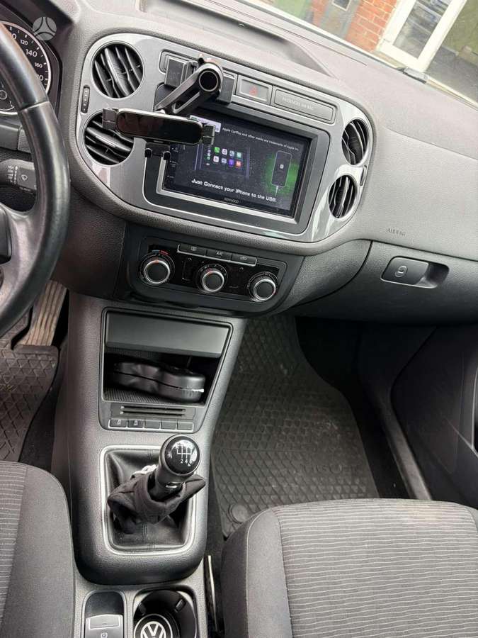 Volkswagen Tiguan - 5