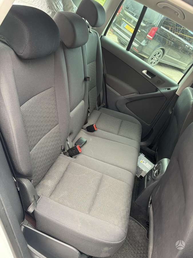 Volkswagen Tiguan - 8