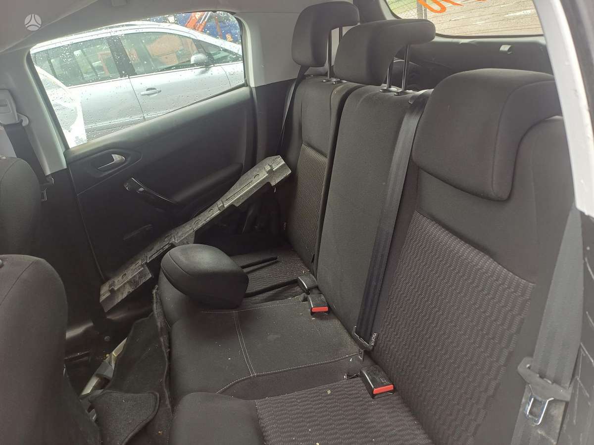 Peugeot 208 Spalvos kodas ewp