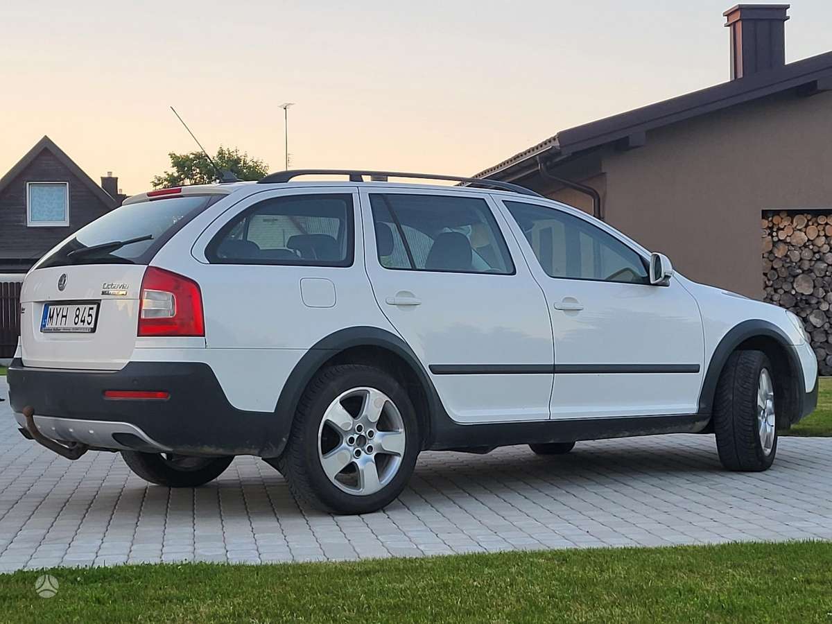 Škoda Octavia Scout - 2
