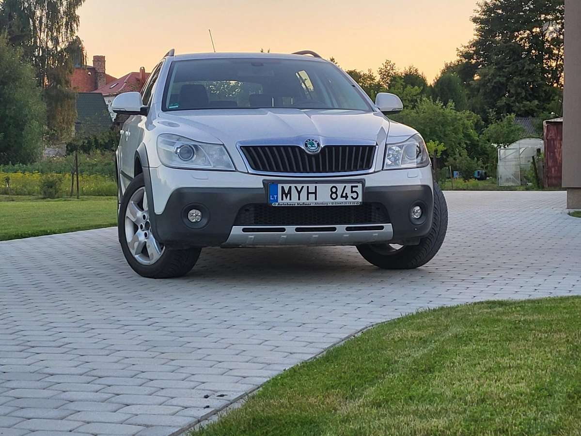 Škoda Octavia Scout - 4