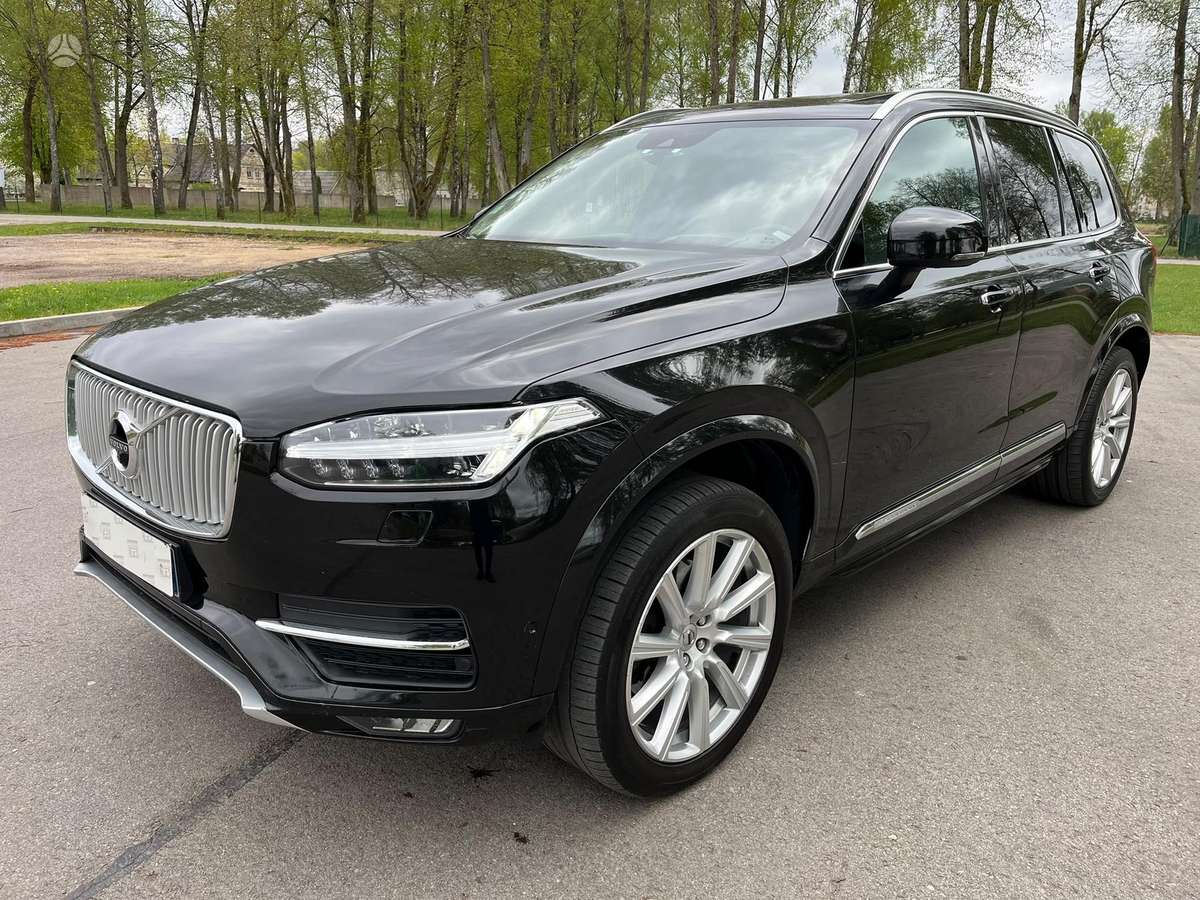 Volvo XC90 - 1