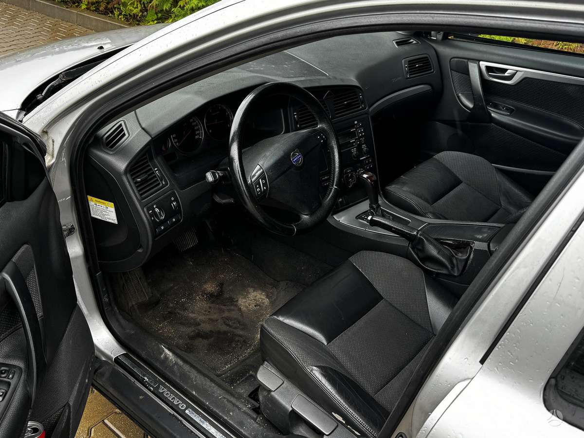 Volvo S60, 2.4 l., Седан