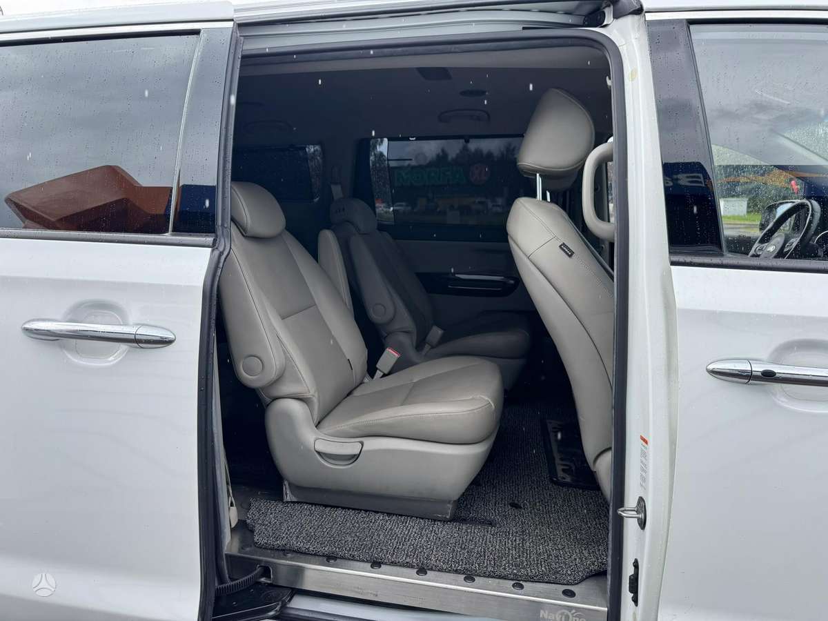 Kia Carnival, 2.2 l., Минивэн
