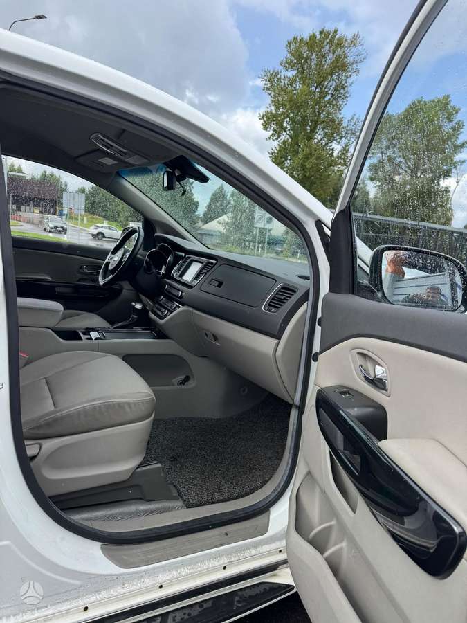 Kia Carnival, 2.2 l., Минивэн