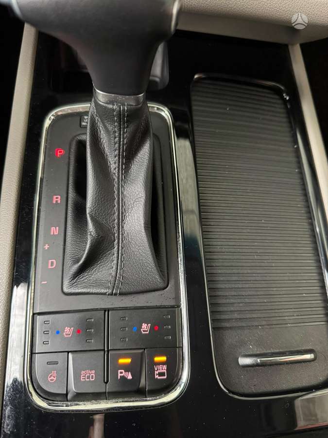 Kia Carnival, 2.2 l., Минивэн