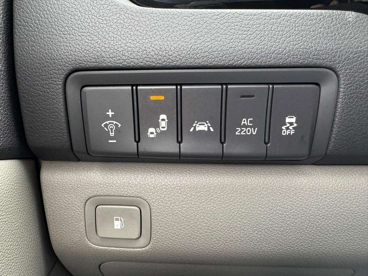 Kia Carnival, 2.2 l., Минивэн