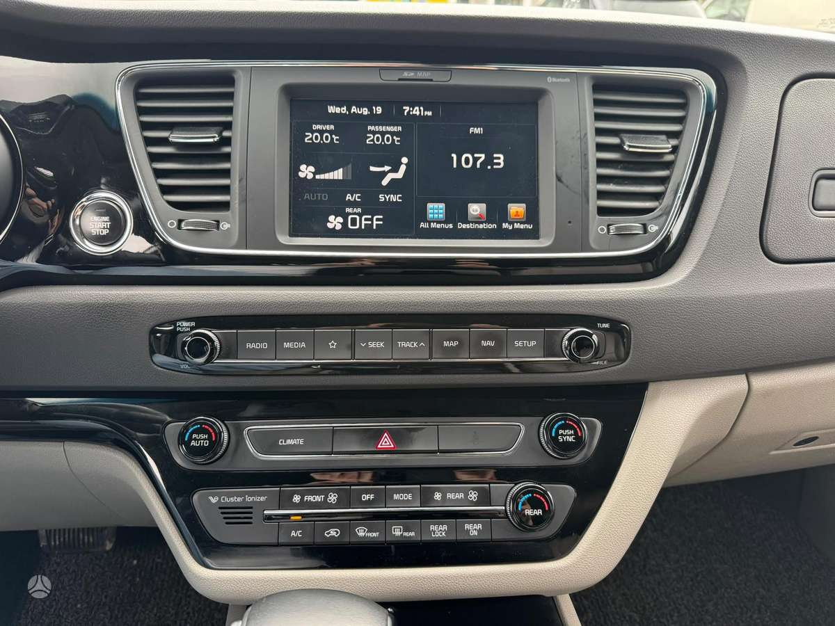 Kia Carnival, 2.2 l., Минивэн