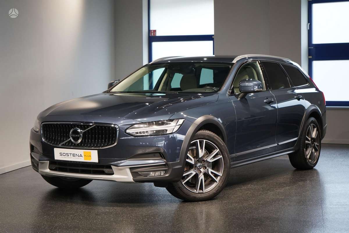 Volvo V90 Cross Country - 1