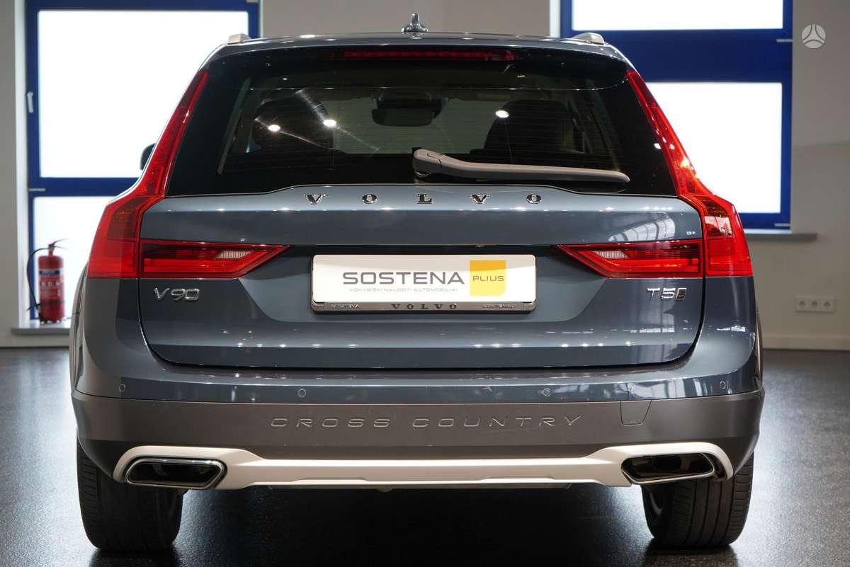 Volvo V90 Cross Country - 6
