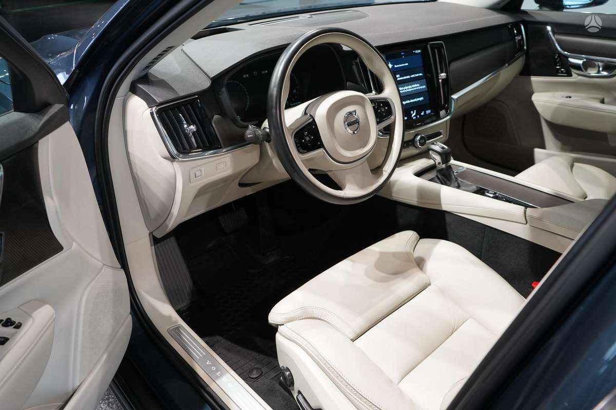 Volvo V90 Cross Country - 8