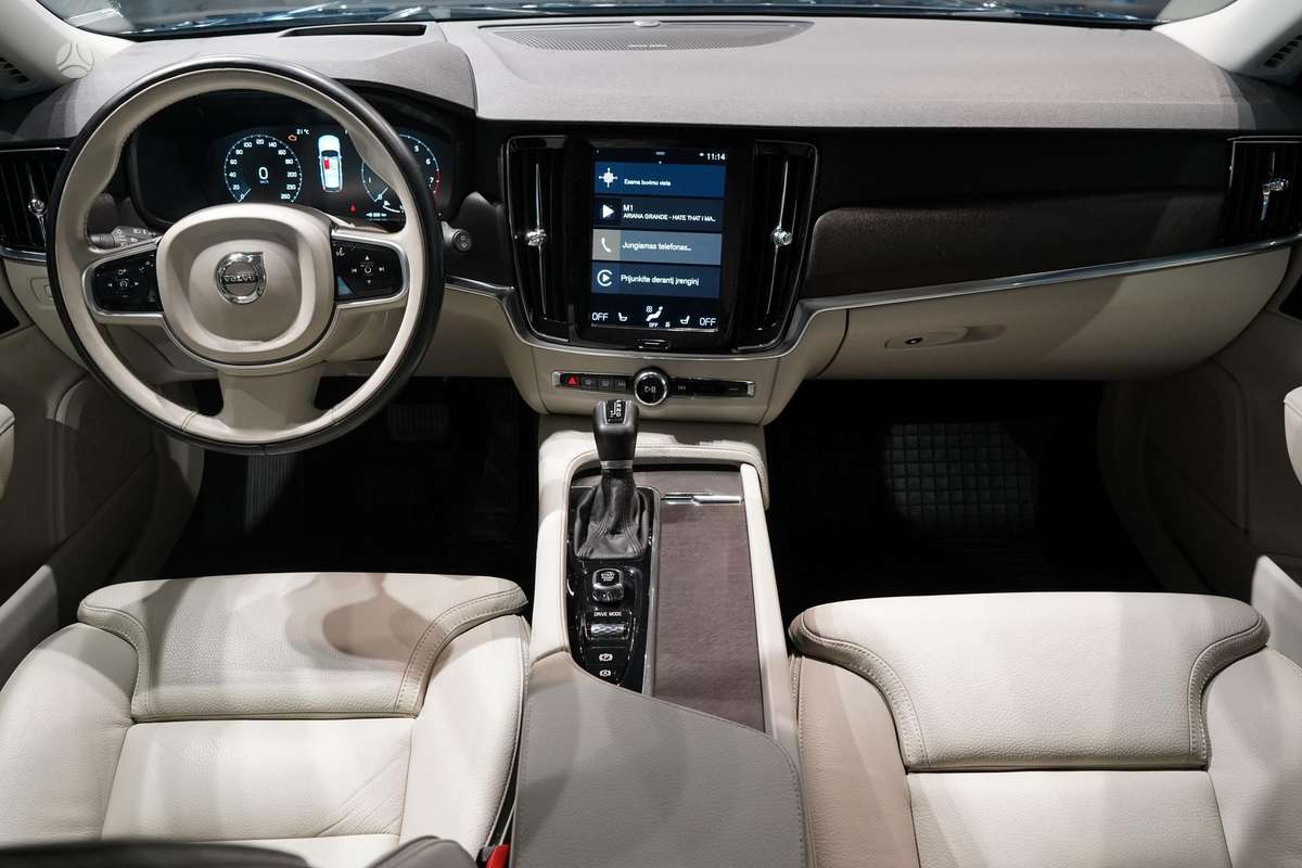 Volvo V90 Cross Country - 9