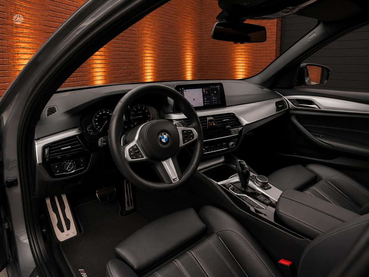 BMW 520, 2.0 l., Седан