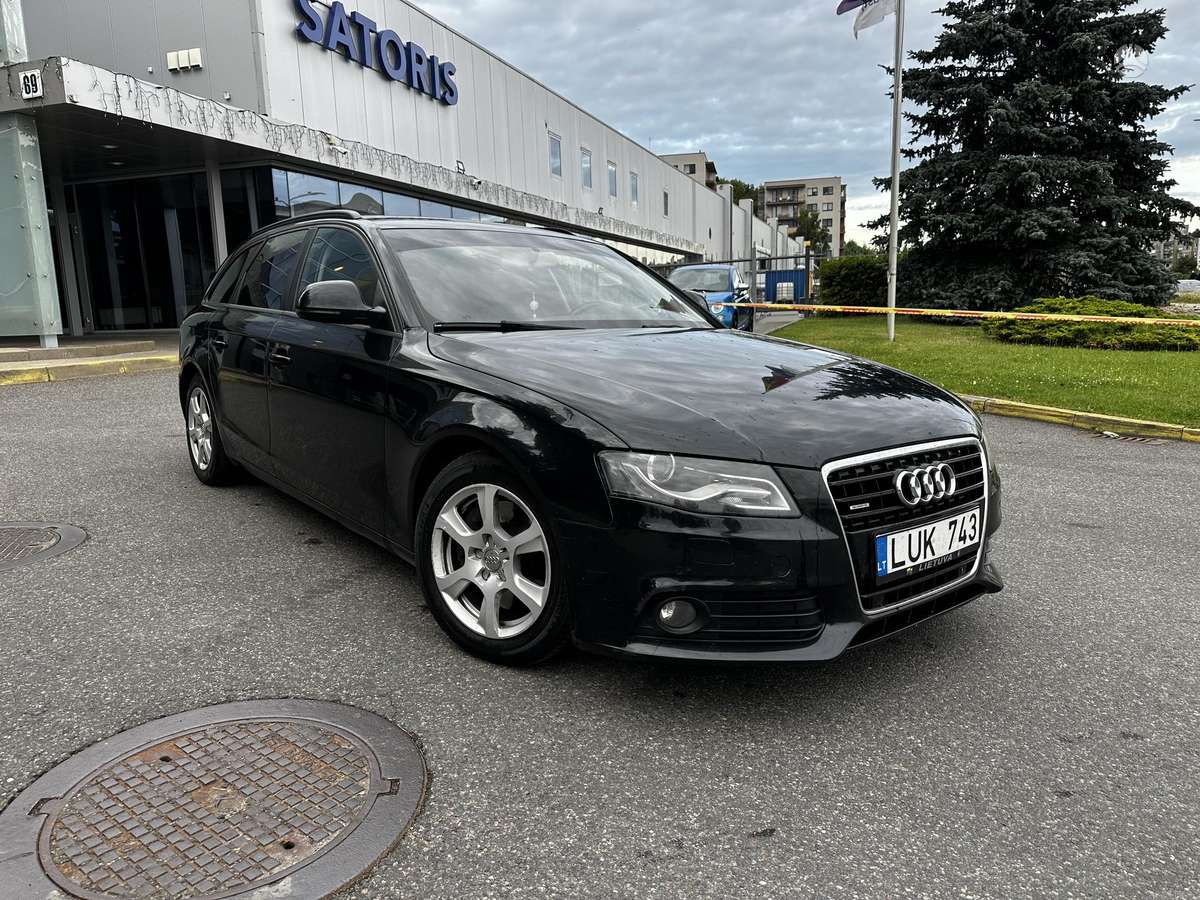 Audi A4, 3.2 l., Универсал