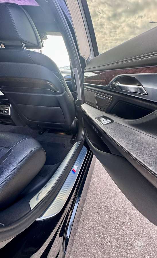 BMW 740, 3.0 l., Лимузин