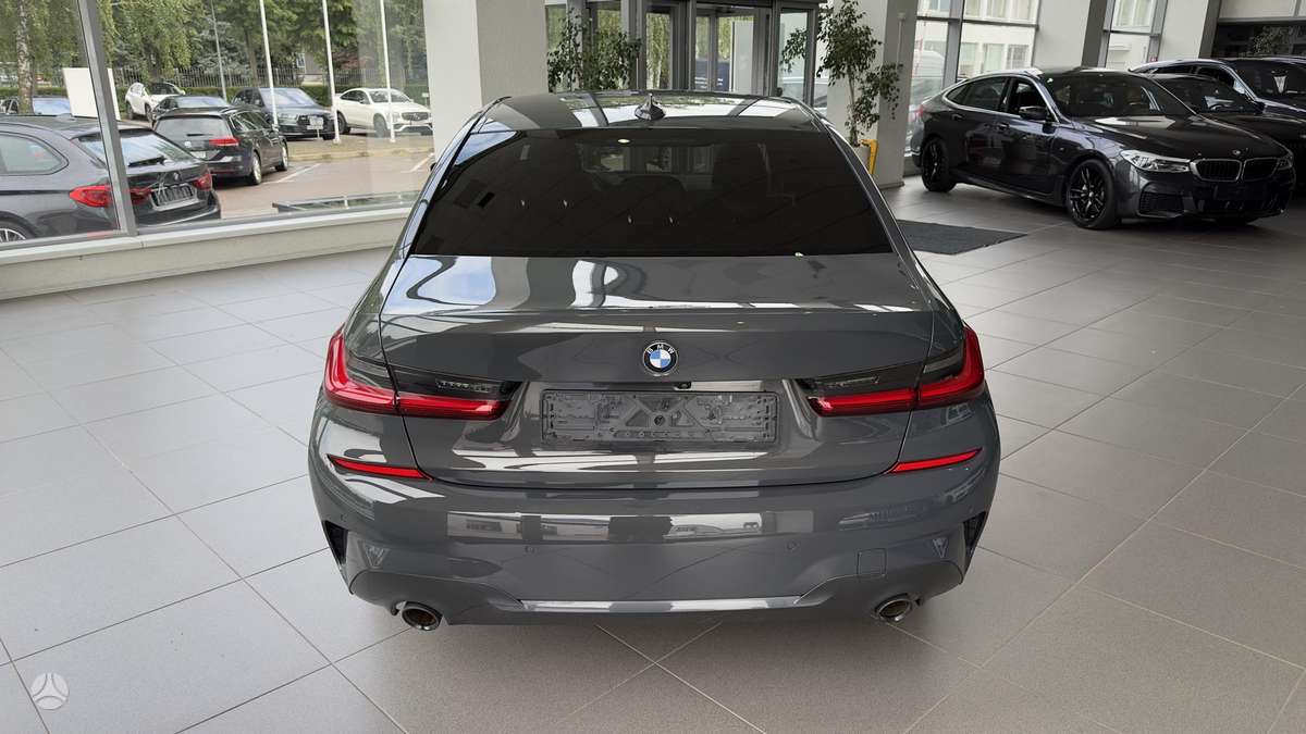 BMW 318, 2.0 l., Седан