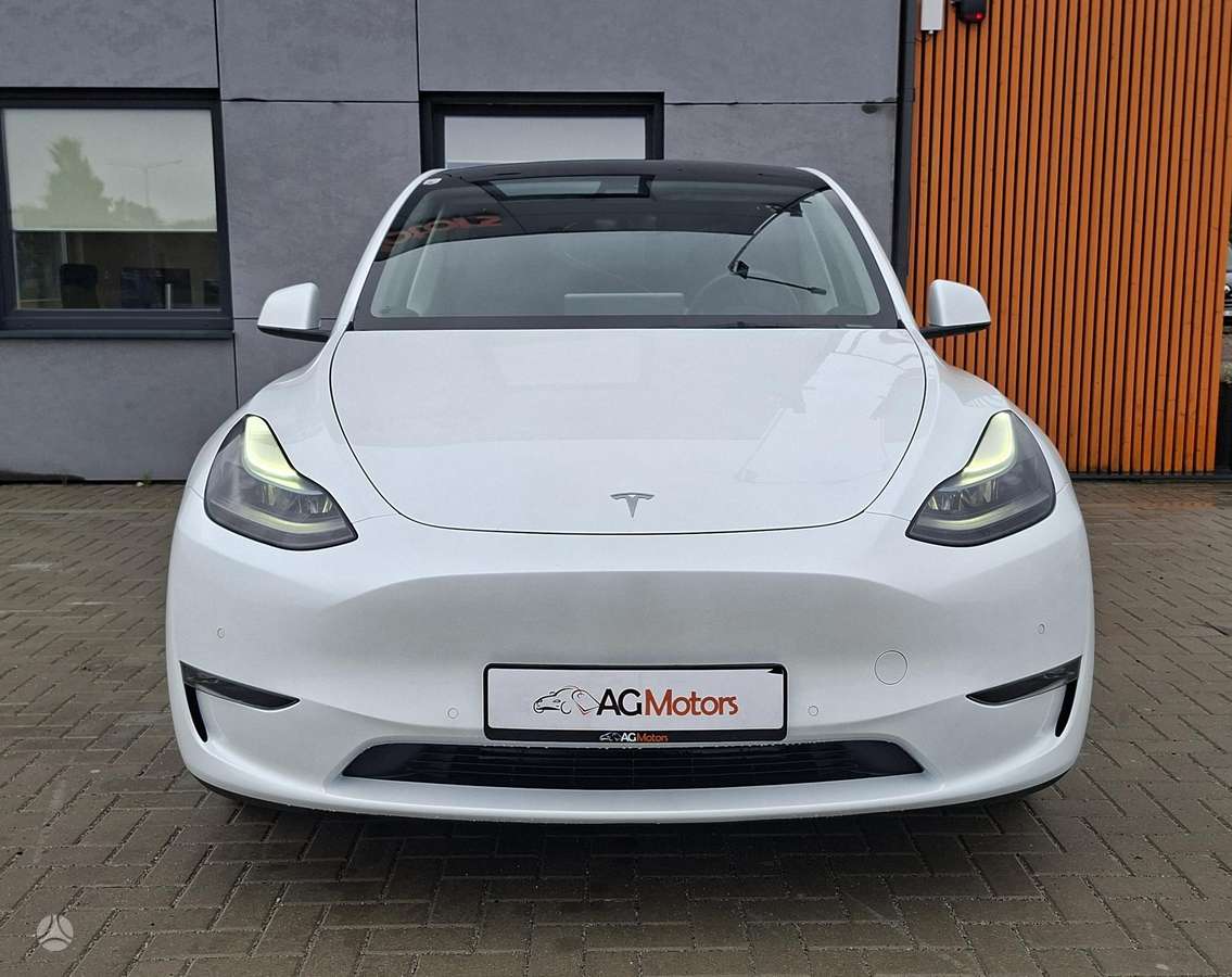 Tesla Model Y - 3