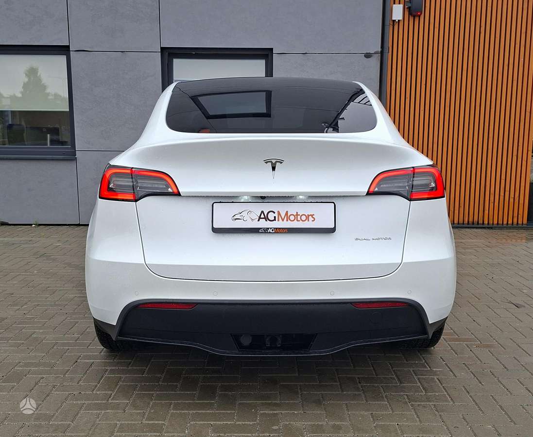 Tesla Model Y, 75 kWh, off-road / crossover