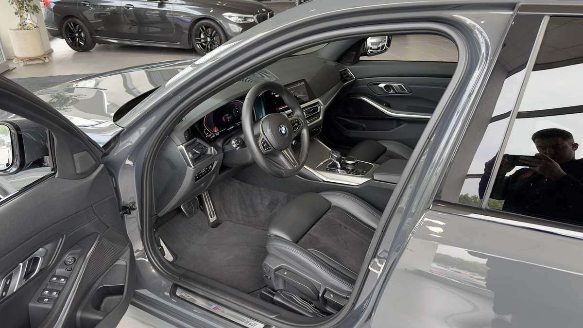 BMW 318, 2.0 l., Седан