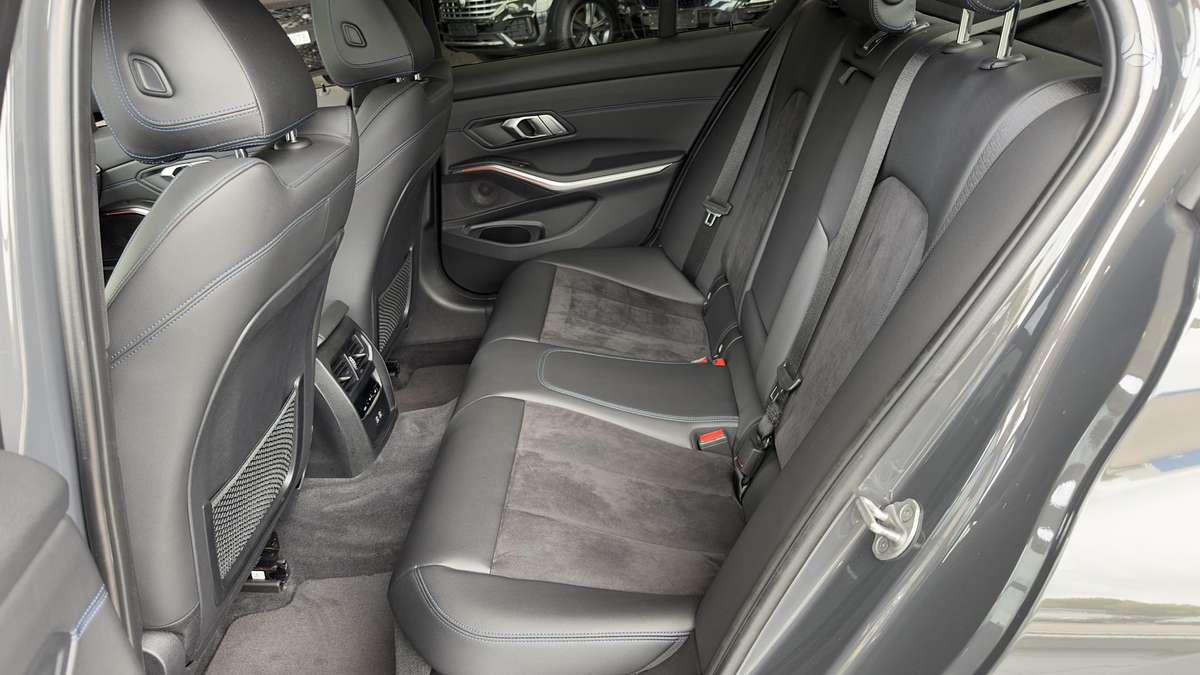 BMW 318, 2.0 l., Седан