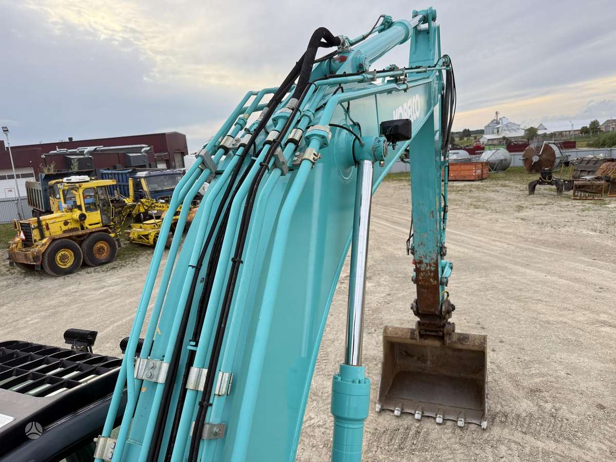 Kobelco SK 210 LC-9, ekskavatoriai