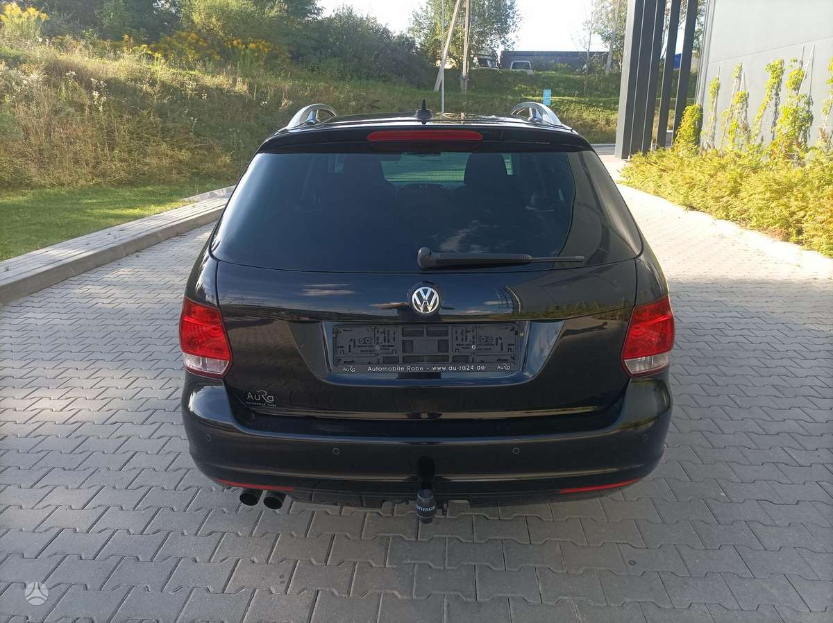 Volkswagen Golf - 8