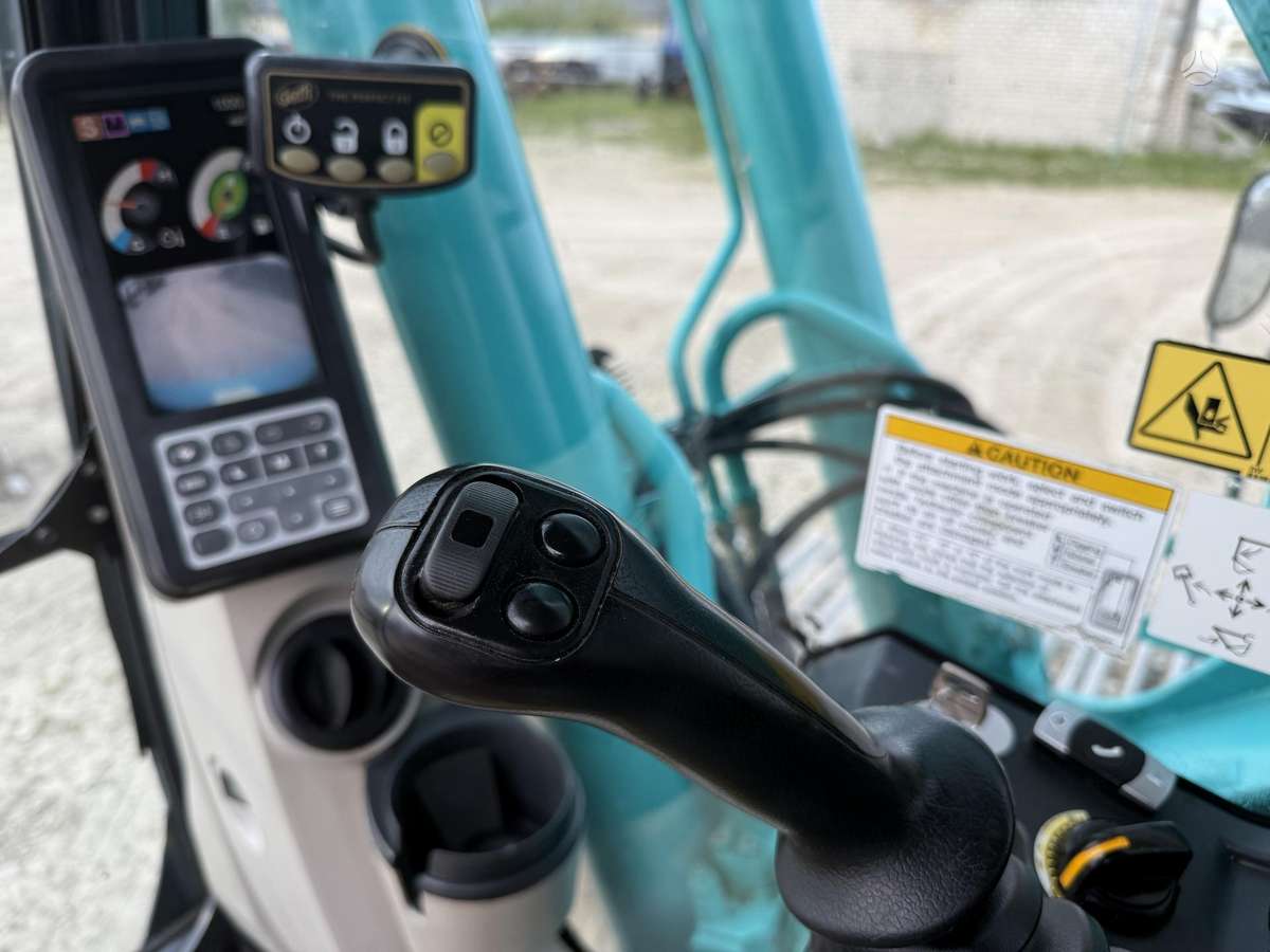 Kobelco SK 210 LC-9, ekskavatoriai