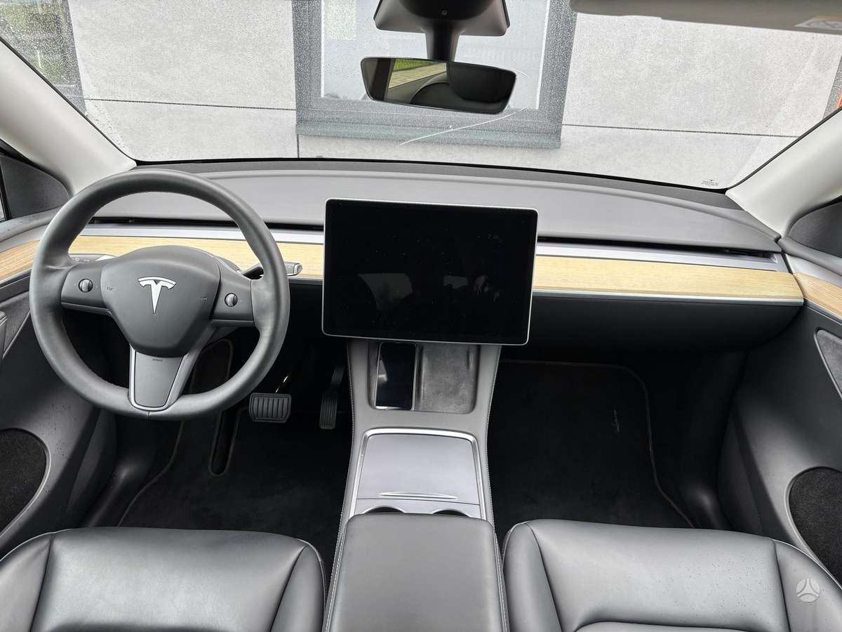 Tesla Model Y, 75 kWh, off-road / crossover