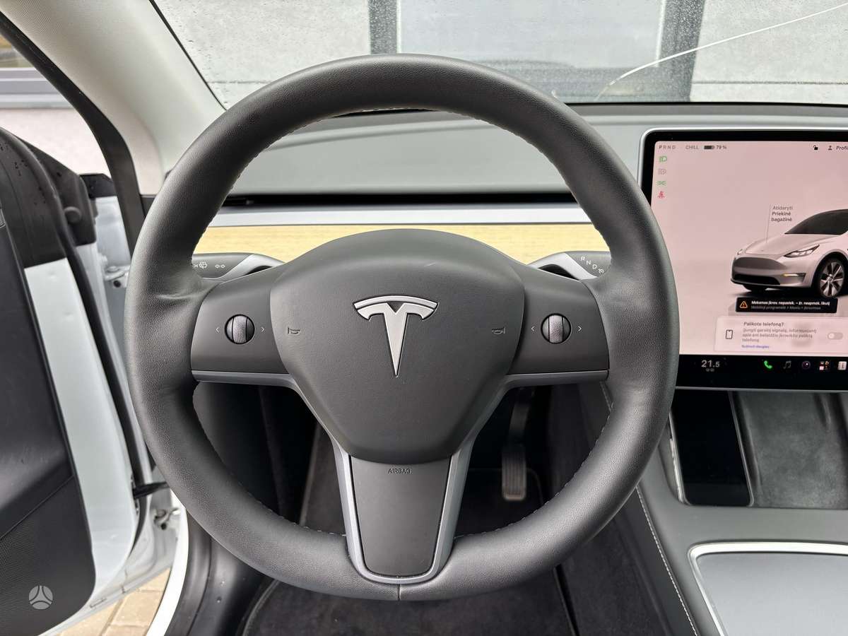 Tesla Model Y, 75 kWh, off-road / crossover