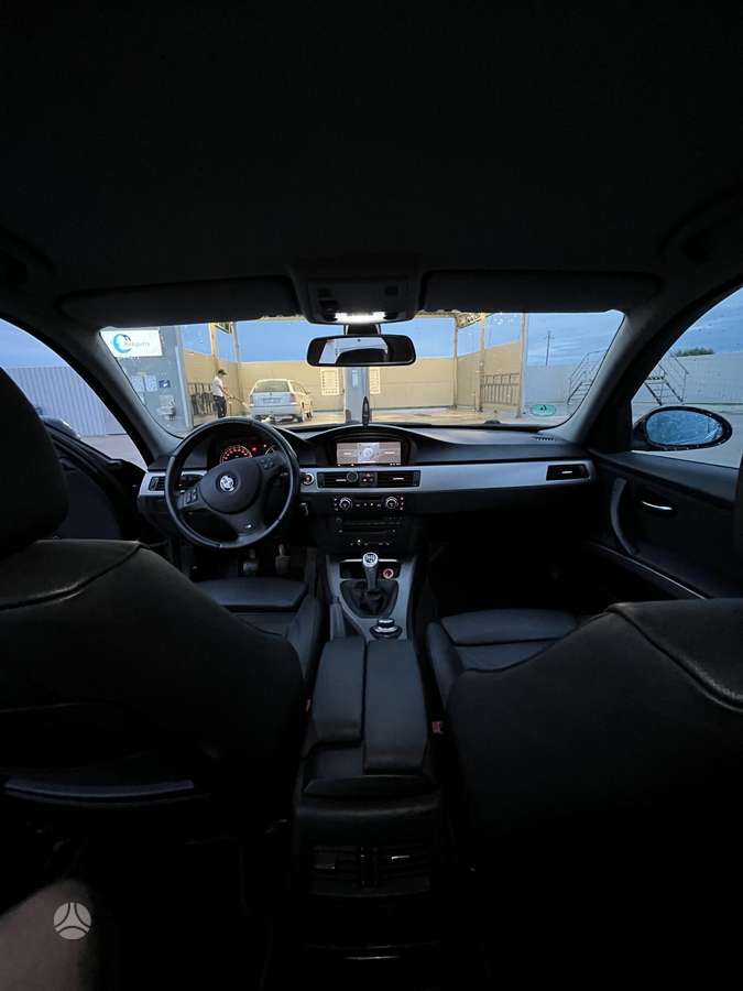 BMW 320, 2.0 l., Седан