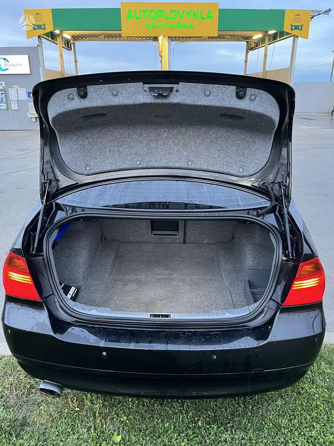 BMW 320, 2.0 l., Седан
