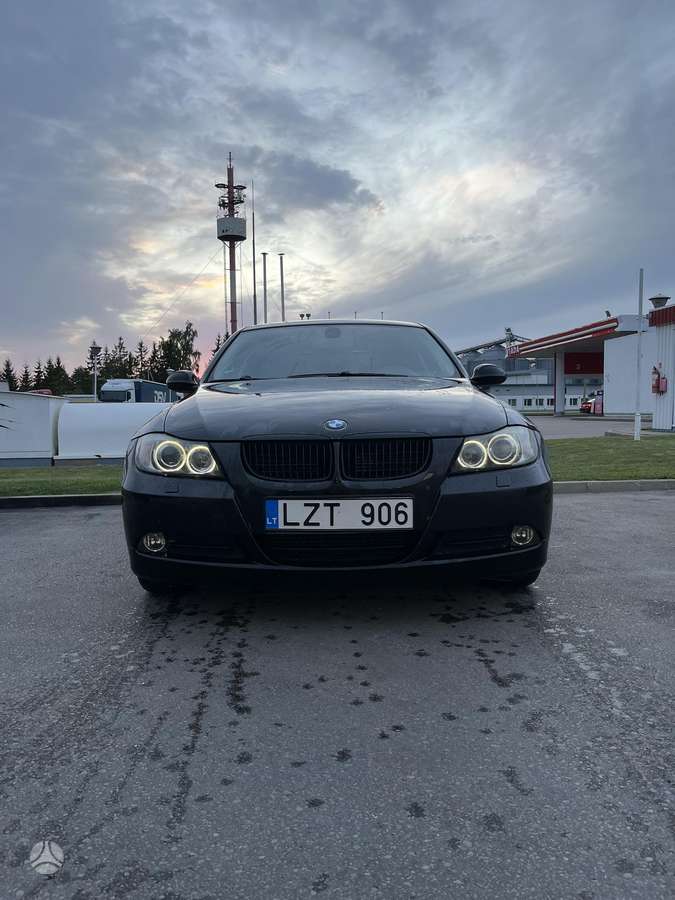 BMW 320, 2.0 l., Седан
