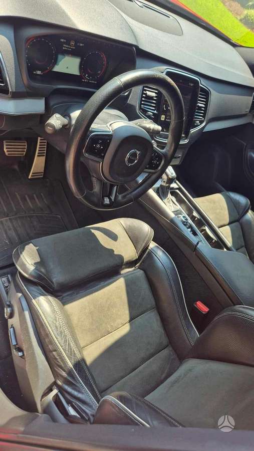 Volvo XC90 - 10