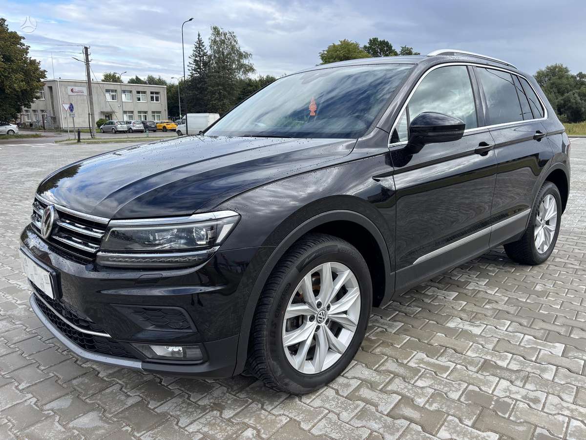 Volkswagen Tiguan - 1