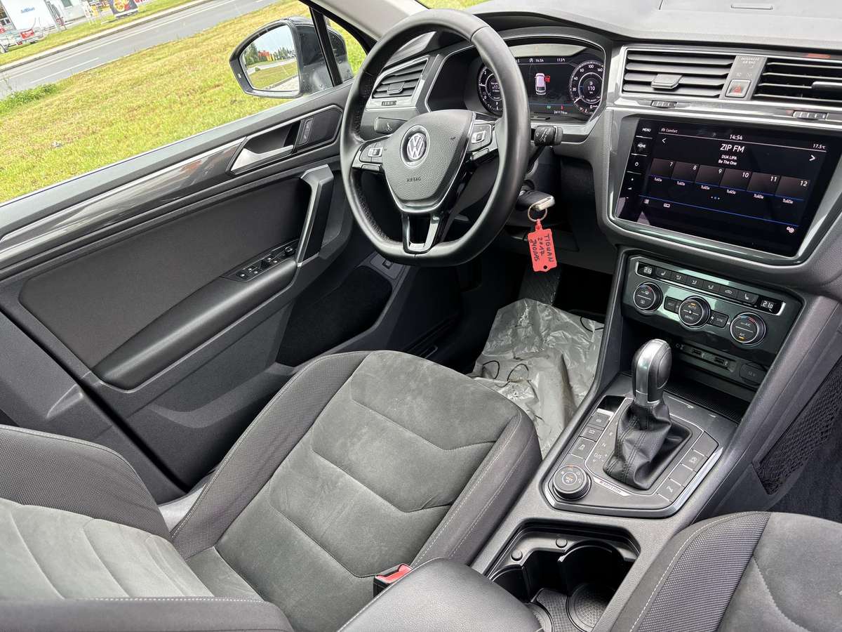 Volkswagen Tiguan - 9