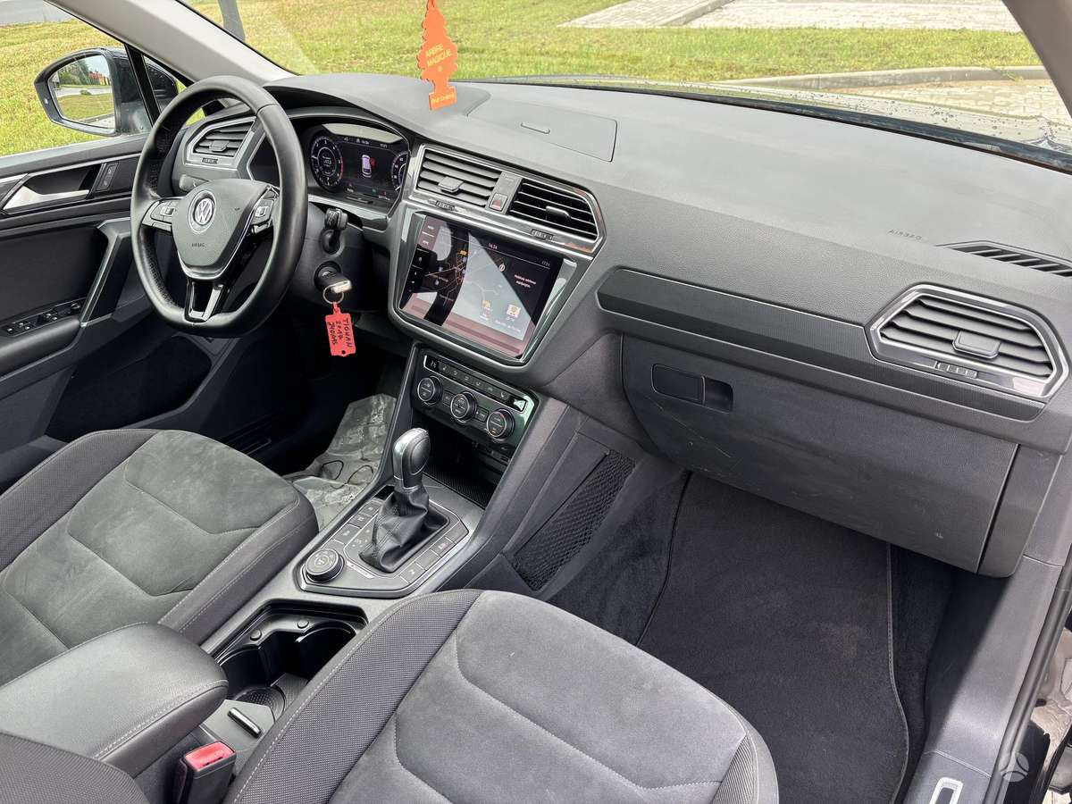 Volkswagen Tiguan - 10