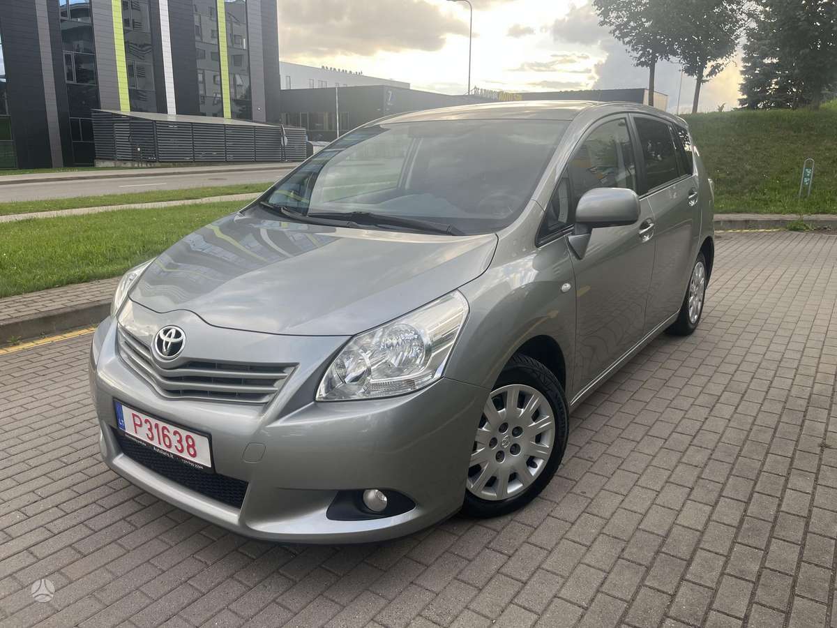Toyota Verso - 1