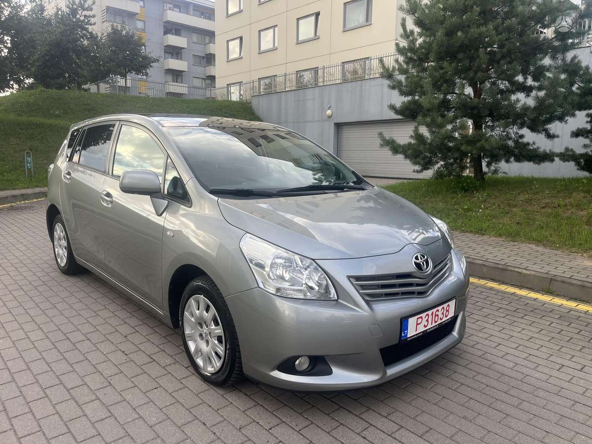 Toyota Verso - 3