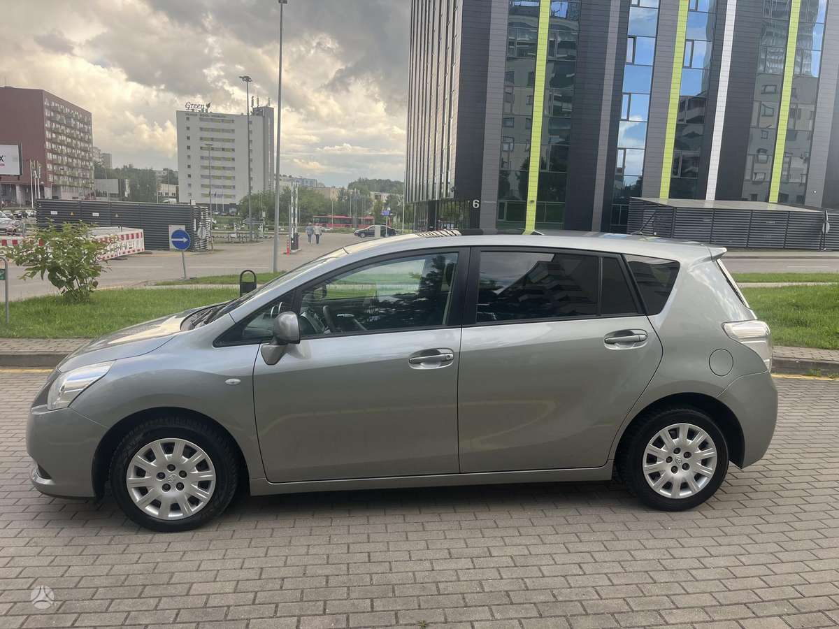 Toyota Verso - 8