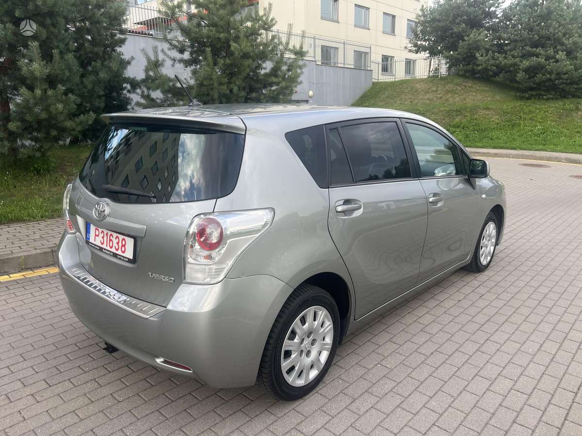 Toyota Verso - 5