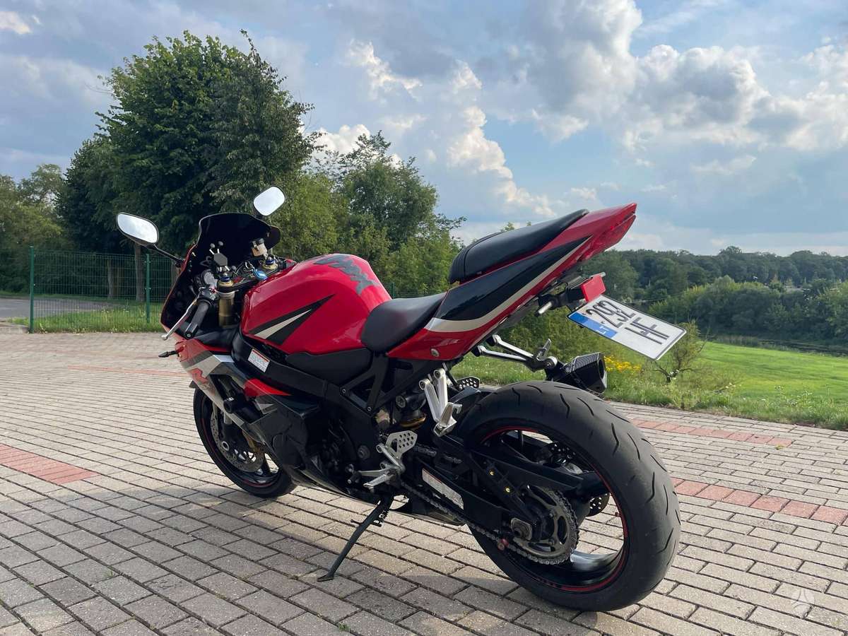 Suzuki GSX-R 600cc, superbikes