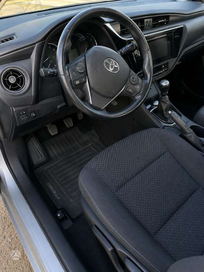 Toyota Corolla - 5