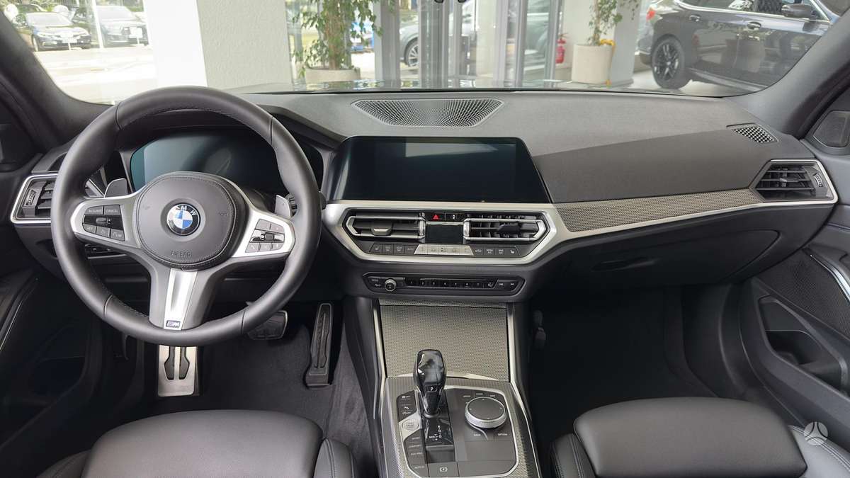 BMW 318, 2.0 l., Седан